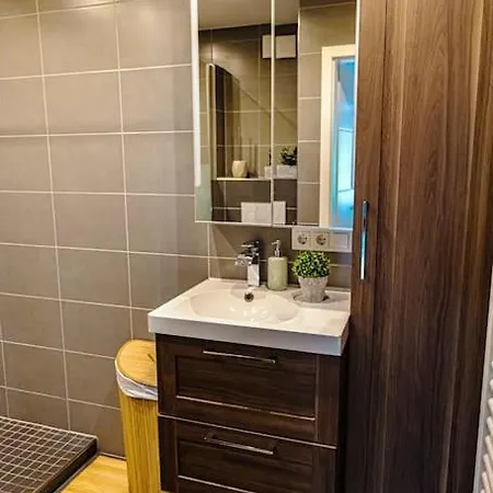 아파트 Lovely Flat In A Calm Neighbourhood Between Luxemburg And Esch/alzette